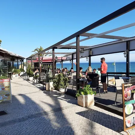 Oura And Bars Апартаменти *