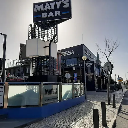 Apartment Oura And Bars