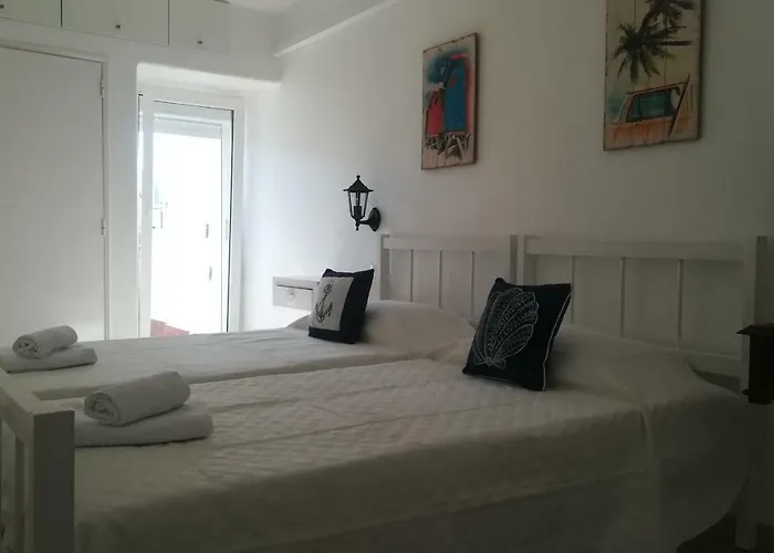 Apartment Oura And Bars *