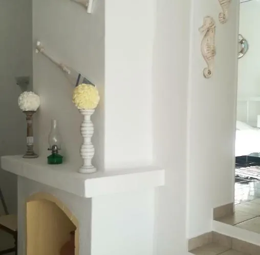 Apartment Oura And Bars *