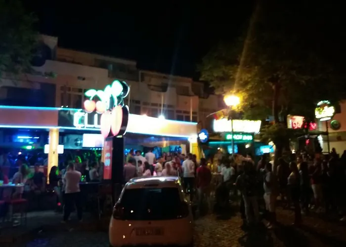 Apartment Oura And Bars